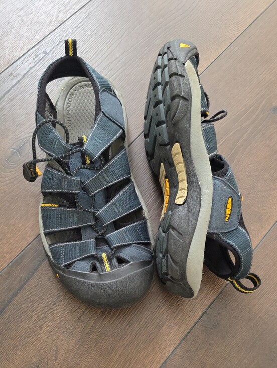 Keen Other - Keen men's closed-toe sport sandals in navy with yellow accents Size 9.5